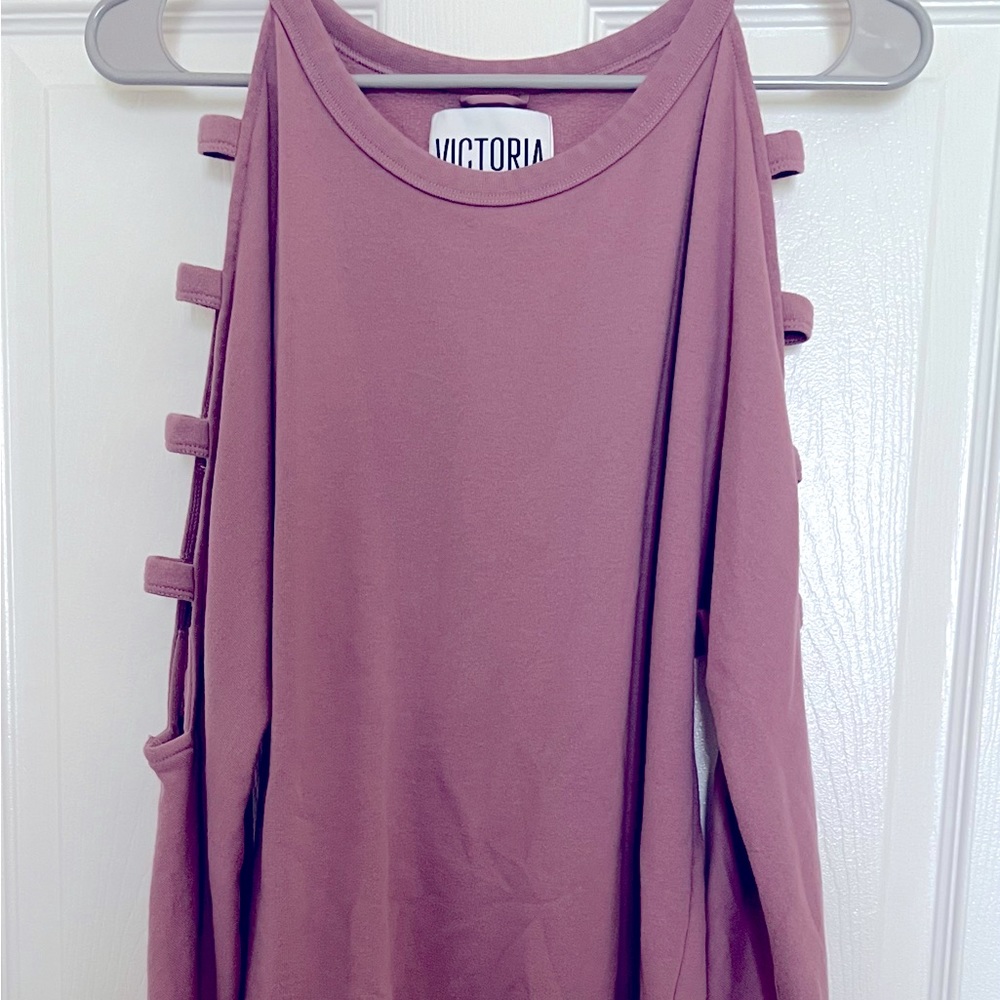 Over sized Victoria Sport pullover with slits